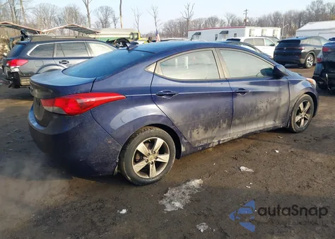 2013 Hyundai Elantra Gls/Limited z USA, uszkodzony, nr VIN 5NPDH4AE4DH179230